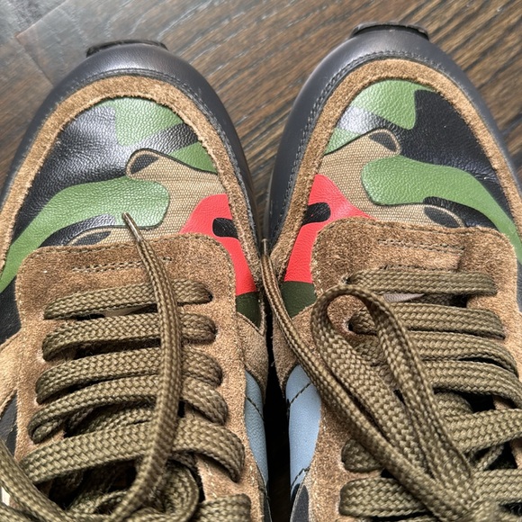 EUC Valentino suede sneakers - beautiful and comfortable - from TRR - with box - Picture 11 of 12